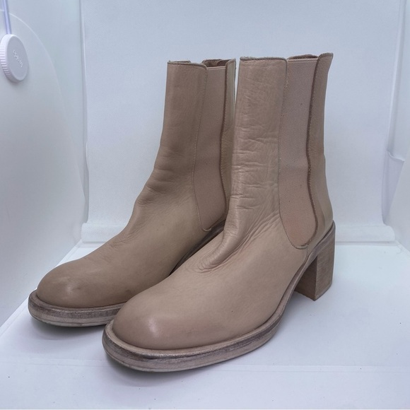Free People Essential Chelsea Boot Size 37 US 7 - Picture 1 of 5